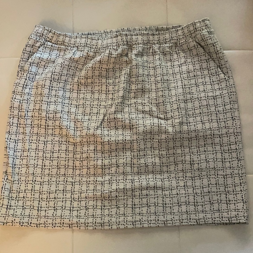 NWT Ann Taylor Loft Pull on Tweed Skirt w/pockets!